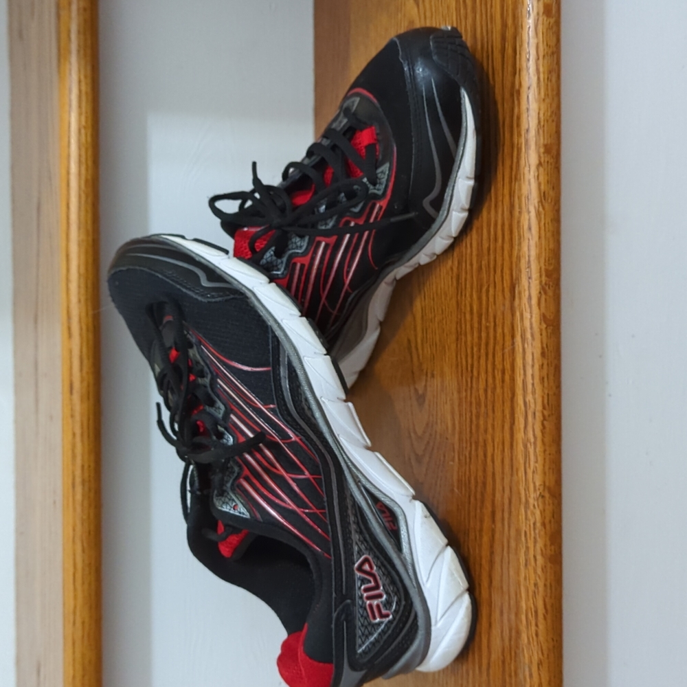 Fila men's running shoes size 11 black and red